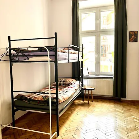 Uno Hostel *