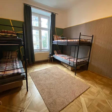 Uno-no Alkohol Only Comfort Hostel Krakkó