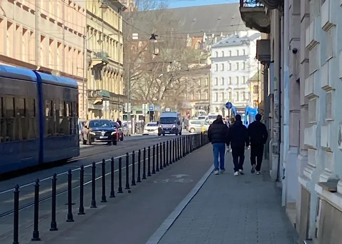 Uno-no Alkohol! Only Comfort ホステル クラクフ